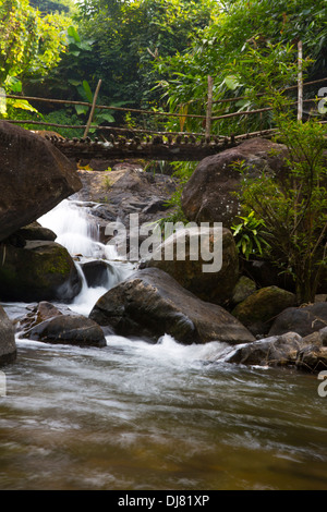 Cascades Kaeng Nyui à Vang Vieng, Laos Banque D'Images