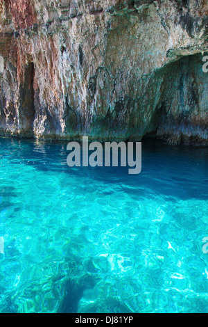 Célèbre blue caves à Zante, îles Ioniennes, Grèce. Banque D'Images