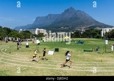 Pour l'exécution de course de relais, l'école St Georges, Cape Town, Afrique du Sud Banque D'Images