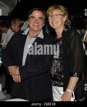 Elmar Wepper et son épouse Anita à 'télé 5 Director's Cut' parti à Praterinsel. Munich, Allemagne - 30.06.2012 Banque D'Images