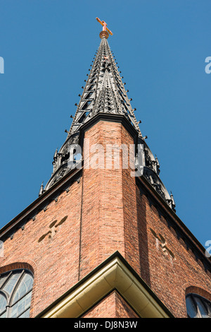 Tour de la vieille église (Riddarholmskyrkan) à Stockholm, en Suède. Banque D'Images