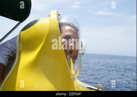 Les tests de plongeurs sous-marin Mini Oneman à Port Andratx. Majorque, Espagne - 10.06.2012 Banque D'Images