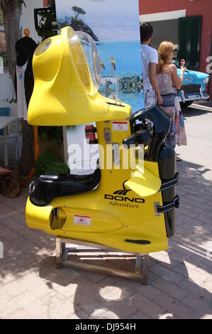 Les tests de plongeurs sous-marin Mini Oneman à Port Andratx. Majorque, Espagne - 10.06.2012 Banque D'Images