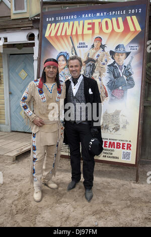 Erol Sander, Timothy Peach à un photocall promouvoir le nouveau "Winnetou II' show à Karl-May-Spiele Bad Segeberg. Bad Segeberg, Allemagne - 15.06.2012 Banque D'Images