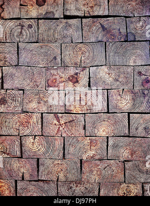 Bois de sciage empilées ensemble haché Banque D'Images