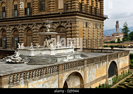 Vue du Pallazzo Pitti Palazzo Vechio , à l'hôtel Campanile de Florence, Italie Banque D'Images