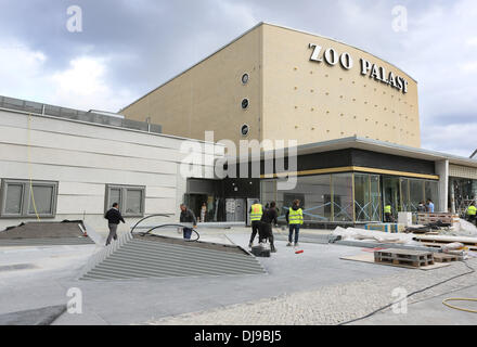 Berlin, Allemagne. 29 Oct, 2013. (Fichier) le fichier photo datée du 29 octobre 2013 présente le cinéma Zoo Palast à Berlin, Allemagne, 29 octobre 2013. Après une période de deux ans de rénovation, le cinéma rouvrira le 27 novembre 2013. Photo : Stephanie Pilick/dpa/Alamy Live News Banque D'Images