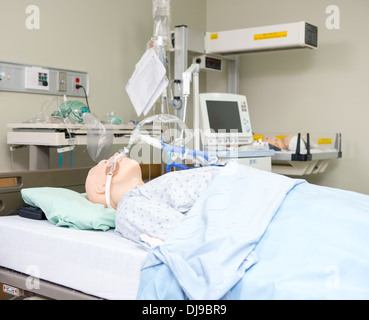 Dummy in Hospital Room Banque D'Images