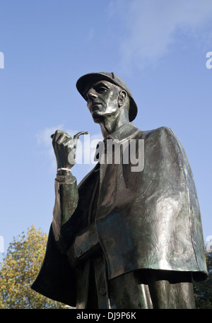 Sherlock Holmes' statue à la station de Baker Street, Marylebone Road, London, England, UK Banque D'Images