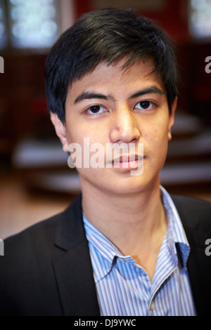 Oxford Union Wacharasindhu Président Parit en photo dans l'hémicycle des capacités Banque D'Images