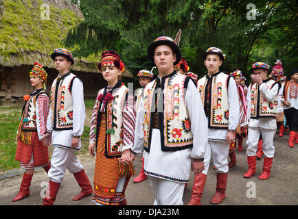 Le Vereteno Art authentique Festival présente des traditions ukrainiennes, Lviv, Ukraine Banque D'Images