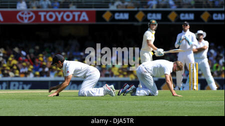 Gabba Sol, Brisbane, Australie. 23 nov., 2013. Joueurs de l'ANGLETERRE . Jour 3 du premier essai de cendres Australie 2013/14 v Angleterre. Credit : Action Plus Sport/Alamy Live News Banque D'Images