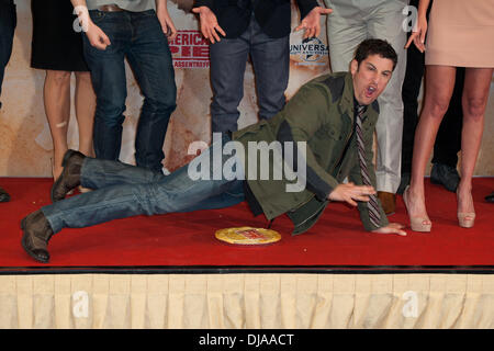 Jason Biggs assistant à une séance de photos pour le film 'American Reunion' ('American Pie : Das Klassentreffen') au Ritz Carlton Hotel. Berlin, Allemagne - 29.03.2012 Banque D'Images