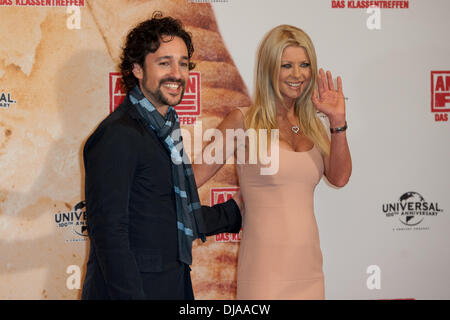 Thomas Ian Nicholas et Tara Reid assistant à une séance de photos pour le film 'American Reunion' ('American Pie : Das Klassentreffen') au Ritz Carlton Hotel. Berlin, Allemagne - 29.03.2012 Banque D'Images