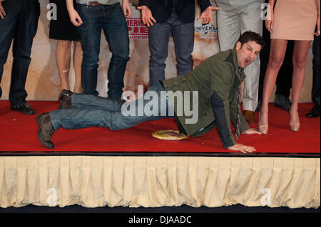 Jason Biggs assistant à une séance de photos pour le film 'American Reunion' ('American Pie : Das Klassentreffen') au Ritz Carlton Hotel. Où : Berlin, Allemagne Quand : 29 Mars 2012 Banque D'Images