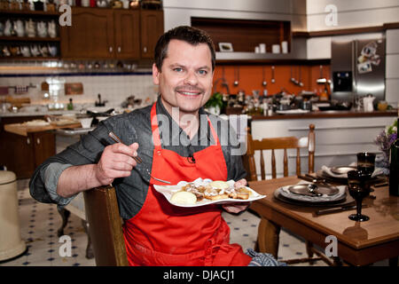 Ingo Appelt sur ZDF TV allemande "cuisine spectacle Lafer ! Lichter ! Lecker !' en Stahltwiete Studio. Hambourg, Allemagne - 02.04.2012 Banque D'Images