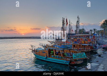 Coucher de soleil sur le port, Côté, Pamphylie, Turkish Riviera, Antalya Province, Turkey Banque D'Images