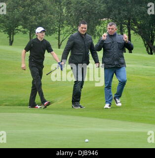 One Direction One Direction One Direction du célèbre son 19e anniversaire de l'organisation d'une Charity Golf Classic avec Keith Duffy pour Action Autisme irlandaise (AAI) et de l'hébergement d'urgence temporaire (Mullingar) L'équipe de Mullingar, Irlande - 13.09.12 Banque D'Images