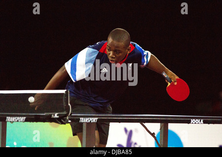 Ashley Facey-Thompson de go v Brésil dans le tennis de table à la journée paralympique national dans la zone de cuivre. Banque D'Images