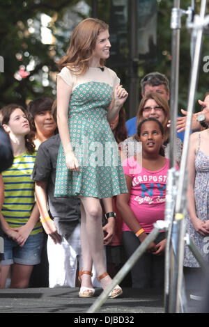 Anna Kendrick apparaît sur "Extra" du Grove Los Angeles, Californie - 17.09.12 Banque D'Images