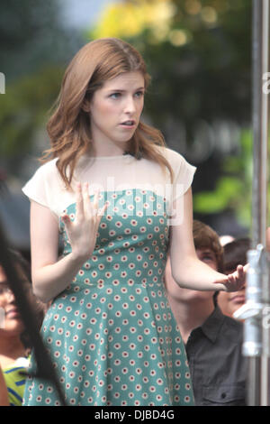 Anna Kendrick apparaît sur "Extra" du Grove Los Angeles, Californie - 17.09.12 Banque D'Images