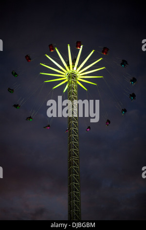 Le 'Star Flyer', un 60-mètres de haut chairoplane ride à la Foire de Noël 2013 à Édimbourg, Écosse Banque D'Images