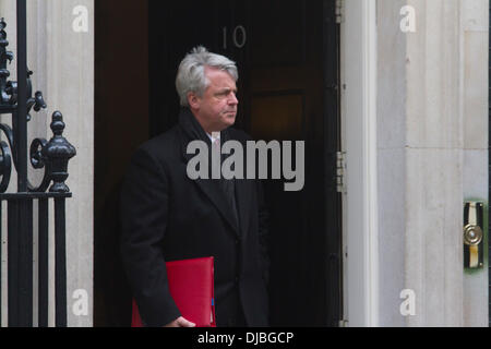 Westminster, London, UK. 26 novembre 2013. Andrew Lansley député Leader de la Chambre des communes laisse après avoir assisté à la réunion hebdomadaire du cabinet avec le Premier ministre britannique David Cameron à Downing Stre Crédit : amer ghazzal/Alamy Live News Banque D'Images