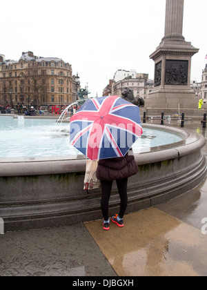 Parapluie Union Jack Trafalgar Square London Banque D'Images