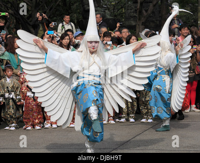 Japon, Tokyo, Héron blanc danse, cérémonie, procession, les gens, Banque D'Images