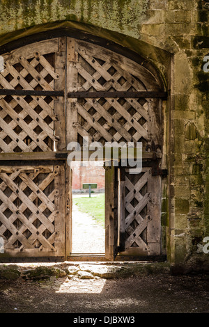 Entrée principale et la porte du guichet Abbaye Titchfield ruine près de Fareham Hampshire. Banque D'Images