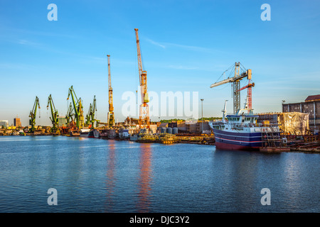 Site de construction dans le chantier naval de Gdansk en Pologne. Banque D'Images