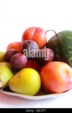 Still Life à partir de différents fruits pastèque, poires, prunes et nectarines Banque D'Images