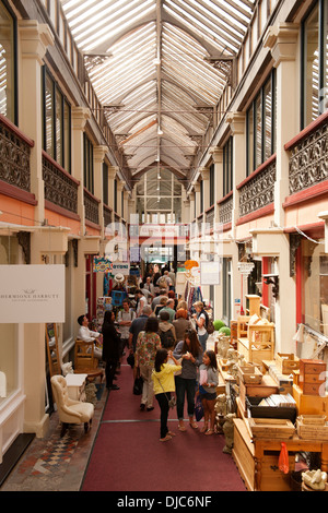 Intérieur de l'Arcade de Clifton à Bristol, Angleterre. Banque D'Images