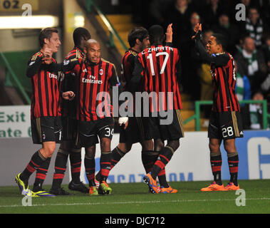 Glasgow, Ecosse. 26 nov., 2013. L'AC Milan célèbre son 12e minute Kaka but d'ouverture au cours de la Ligue des Champions, Groupe H, match entre le Celtic FC et l'AC Milan. De Celtic Park Stadium, Glasgow. Credit : Action Plus Sport/Alamy Live News Banque D'Images