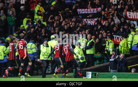 Glasgow, Ecosse. 26 nov., 2013. Cristian Zapata fête son but pendant le match de la Ligue des Champions entre le Celtic et le Milan AC de Celtic Park. Credit : Action Plus Sport/Alamy Live News Banque D'Images