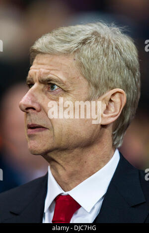Londres, Royaume-Uni. 26 nov., 2013. Gestionnaire d'Arsenal Arsène Wenger avant le match de la Ligue des Champions Arsenal FC v Olympique de Marseille de l'Emirates Stadium. Credit : Action Plus Sport/Alamy Live News Banque D'Images