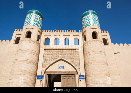 Kunya Ark, également connu sous le nom de Kohna Arche, le logement de l'ancien musée de Khorezm, Ichan Kala, Khiva, Ouzbékistan Banque D'Images