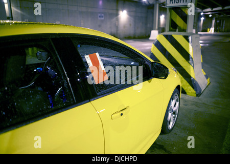 Ticket de parking sur Location. Pas de violation de l'espace de stationnement. Les transports Banque D'Images