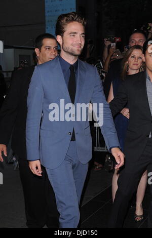 Robert Pattinson New York Premiere de 'Cosmopolis' qui s'est tenue au Musée d'Art moderne - à l'extérieur des arrivées avec : Robert Pattinson Où : New York City, United States Quand : 14 août 2012 Banque D'Images