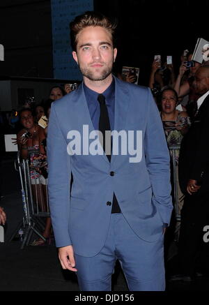 Robert Pattinson New York Premiere de 'Cosmopolis' qui s'est tenue au Musée d'Art moderne - à l'extérieur des arrivées avec : Robert Pattinson Où : New York City, United States Quand : 14 août 2012 Banque D'Images