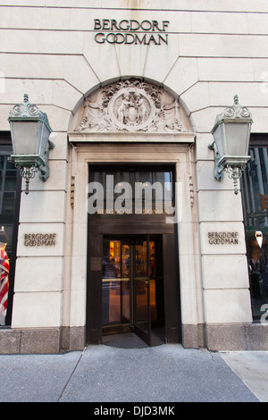 Bergdorf Goodman Department Store, Cinquième Avenue, Manhattan, New York City, États-Unis d'Amérique. Banque D'Images