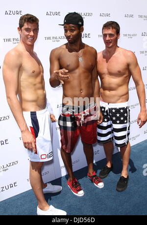 Conor Dwyer, Cullen Jones, Ryan Lochte nageurs célébrer leurs succès olympique en organisant une journée à l'Azure extérieure dans le Palazzo Resort Hotel & Casino Las Vegas, Nevada - 18.08.12 Banque D'Images