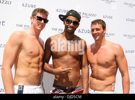 Conor Dwyer, Cullen Jones, Ryan Lochte nageurs célébrer leurs succès olympique en organisant une journée à l'Azure extérieure dans le Palazzo Resort Hotel & Casino Las Vegas, Nevada - 18.08.12 Banque D'Images