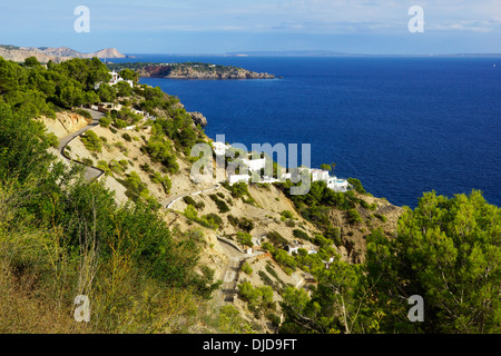 Paysage côtier entre Cala d'Hort et Es Cubells, Sant Josep de sa Talaia, Ibiza, ESPAGNE Banque D'Images