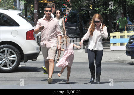 Cash Warren et sa fille Honor Marie Warren sont vus dehors et environ dans Soho New York City, USA - 29.07.12 Banque D'Images