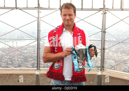 Teemu Tainio se blessa des New York Red Bulls assiste à un événement promotionnel à l'Empire State Building New York City, USA - 30.07.12 Banque D'Images