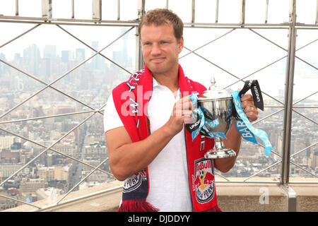 Teemu Tainio se blessa des New York Red Bulls assiste à un événement promotionnel à l'Empire State Building New York City, USA - 30.07.12 Banque D'Images