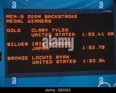 Japans' Ryosuke Irie gagne une médaille, USA's Tyler Clary remporte la médaille d'or et de l'USA Ryan Lochte remporte la médaille de bronze aux Jeux Olympiques de Londres de 2012 Compétition de natation : Men's 200 mètres dos Londres, Angleterre - 02.08.12 ** Non disponible pour publication en Allemagne. Disponible pour publication dans le reste du monde** Crédit (obligatoire) : l'ATP/WENN.com Banque D'Images