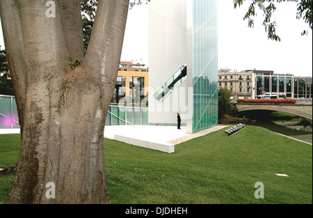 Memoria e Luce, 9/11 Memorial, Padova, Italie. Architecte : Daniel Libeskind, 2005. Voir avec arbre. Banque D'Images