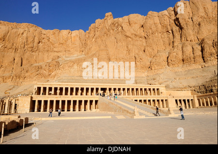 Temple funéraire de la Reine Hatshepsout à Deir el-Bahri, Luxor, Egypt Banque D'Images